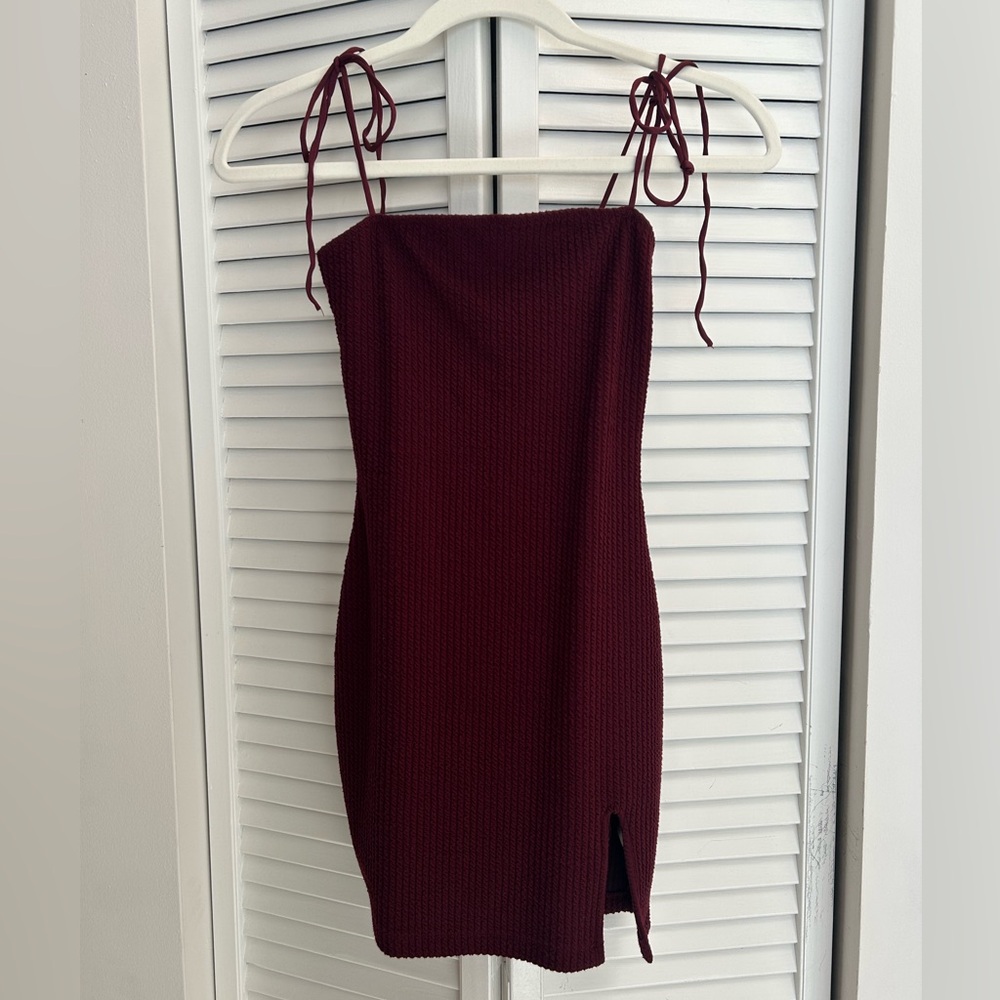 Motel Rocks Strapless Burgundy Dress